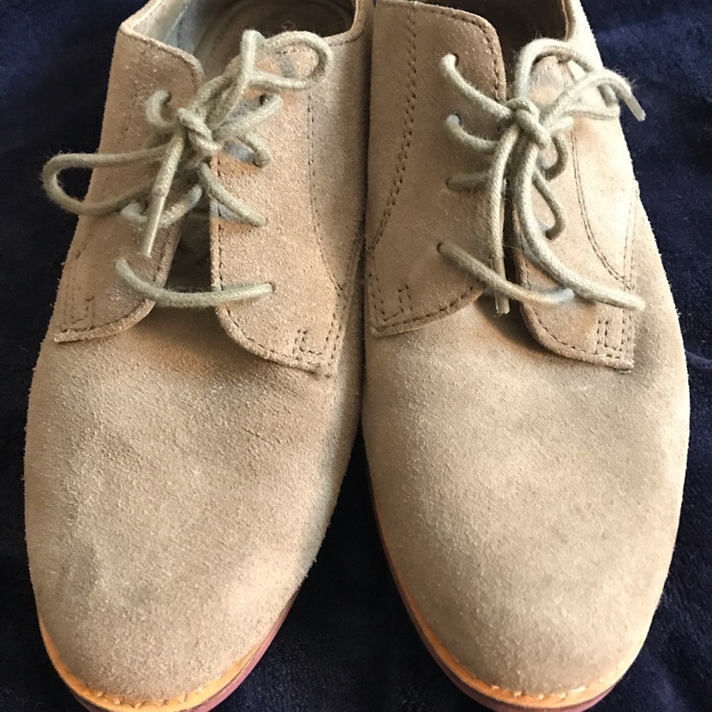 G.H. Bass & Co. leather brown dress shoes